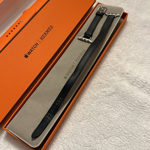 Apple Watch Hermès - Vert Rousseau Swift Leather Attelage Double Tour - Picture 6 of 11